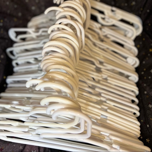50 kids white clothes hangers - Picture 3 of 4